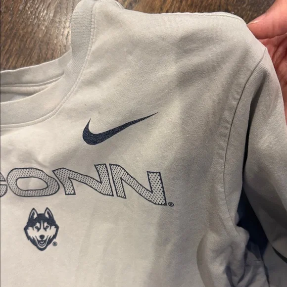 Nike UConn White Long Sleeve Tee used - Picture 4 of 5